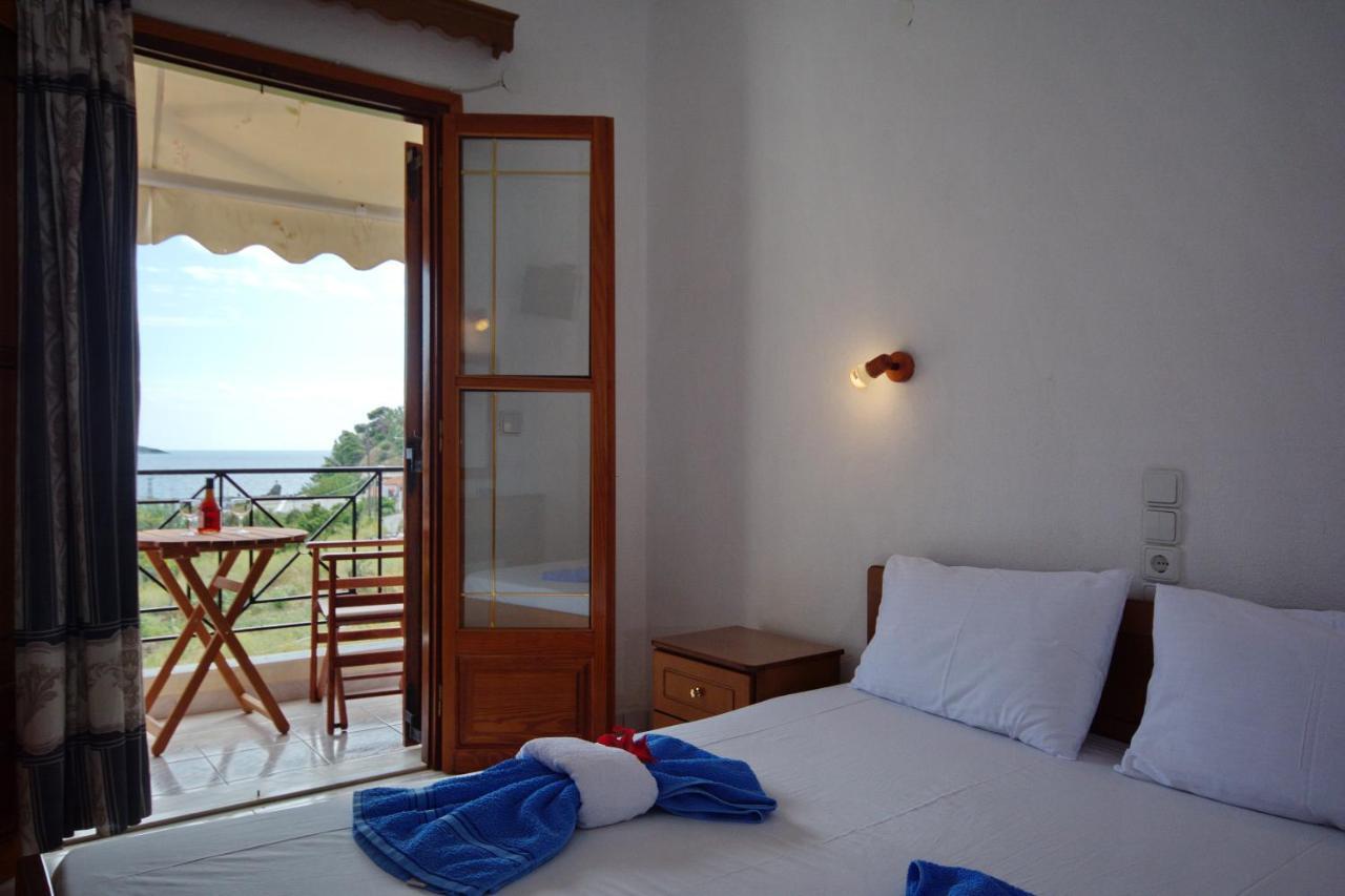 Nikis Rooms Kalamakia Bagian luar foto
