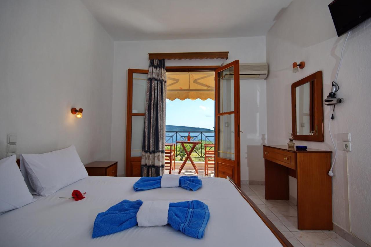 Nikis Rooms Kalamakia Bagian luar foto