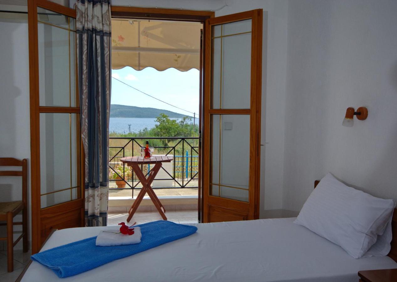 Nikis Rooms Kalamakia Bagian luar foto